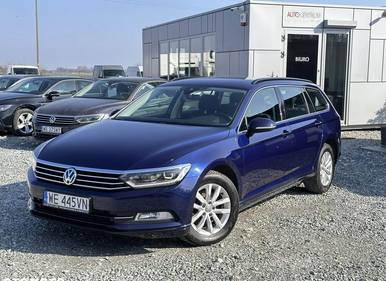 volkswagen passat Volkswagen Passat cena 77900 przebieg: 130000, rok produkcji 2019 z Wojkowice